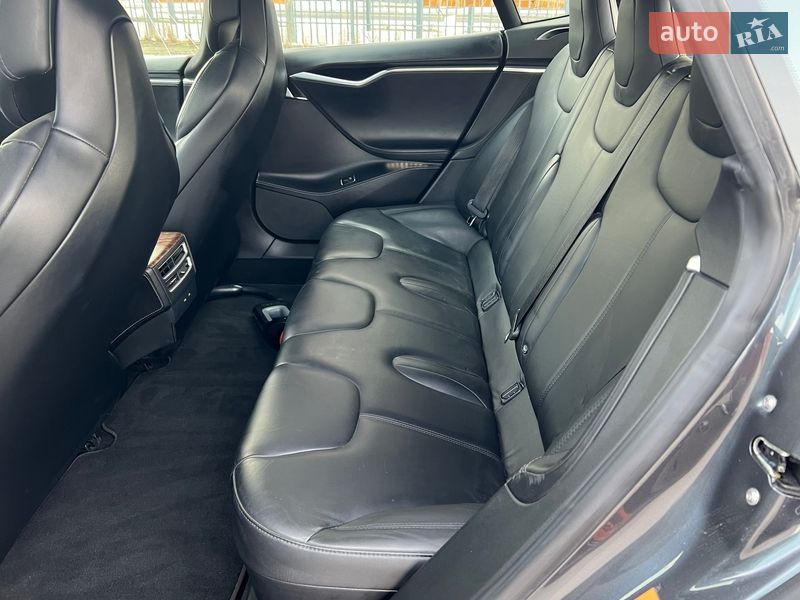 Ліфтбек Tesla Model S 2017 в Києві фото 9 Ліфтбек Tesla Model S 2017 в Києві