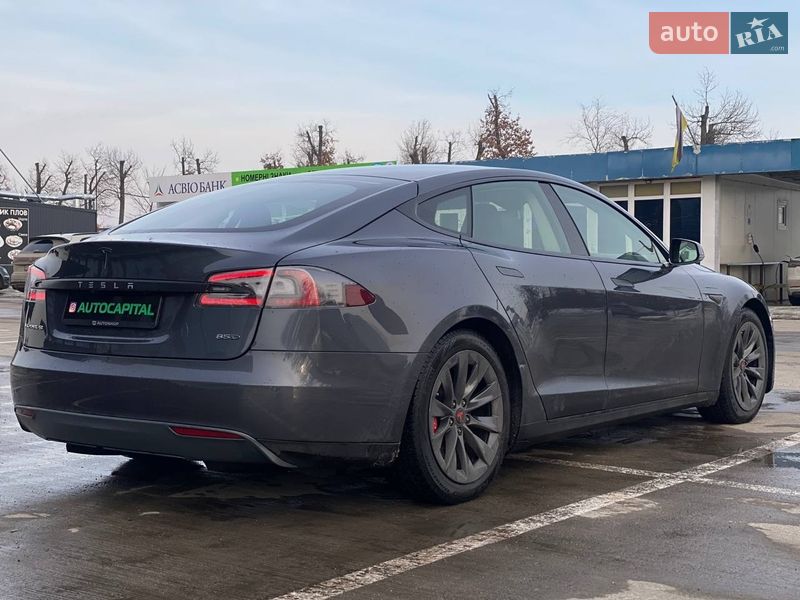 Ліфтбек Tesla Model S 2015 в Києві
