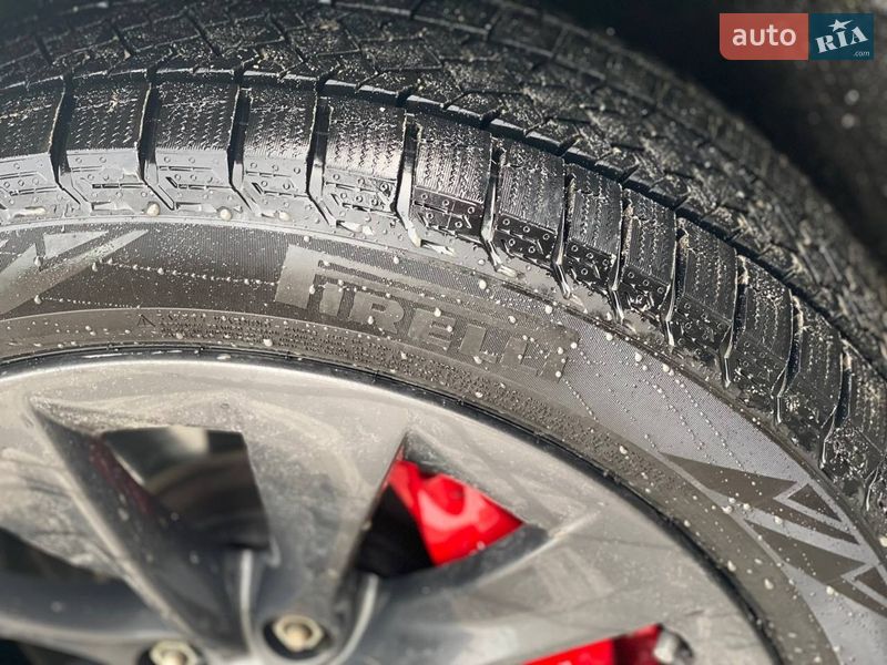 Ліфтбек Tesla Model S 2015 в Києві