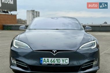 Ліфтбек Tesla Model S 2016 в Києві
