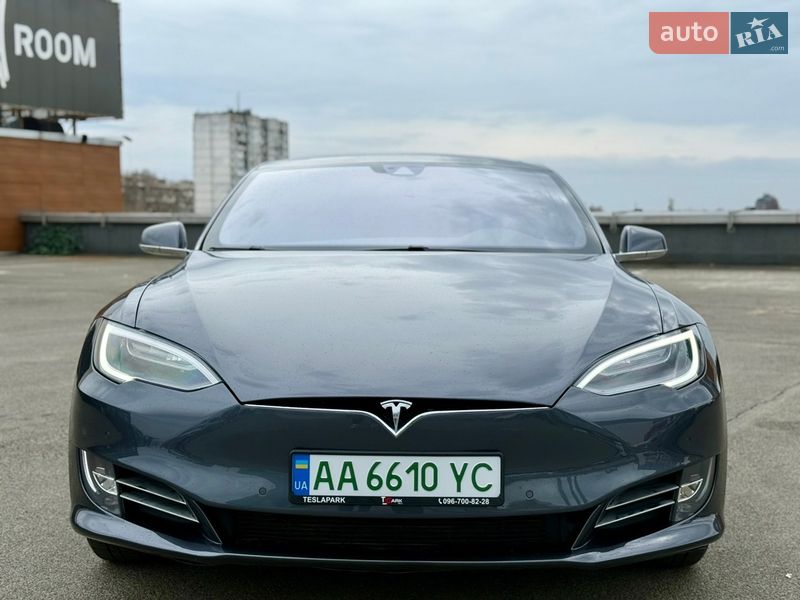 Tesla Model S 2016