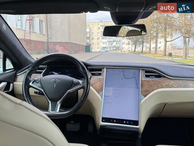 Ліфтбек Tesla Model S 2016 в Звягелі