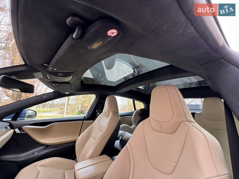 Ліфтбек Tesla Model S 2016 в Звягелі