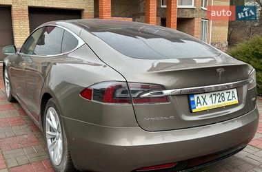 Ліфтбек Tesla Model S 2016 в Києві