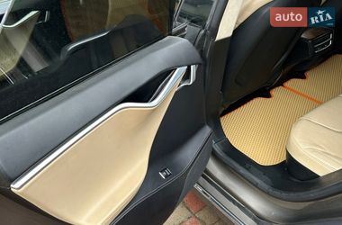 Лифтбек Tesla Model S 2016 в Киеве