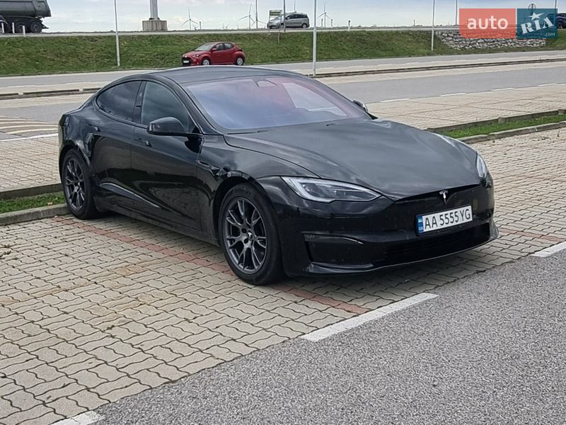 Лифтбек Tesla Model S 2024 в Львове