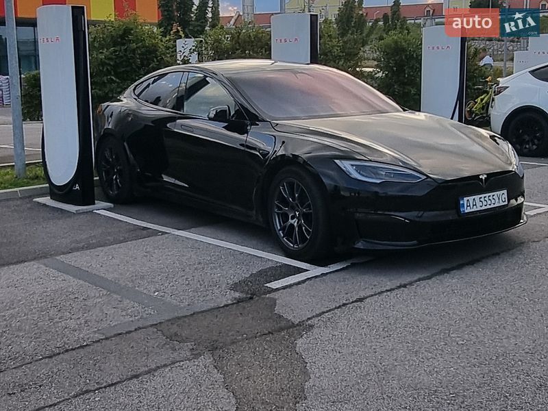 Лифтбек Tesla Model S 2024 в Львове
