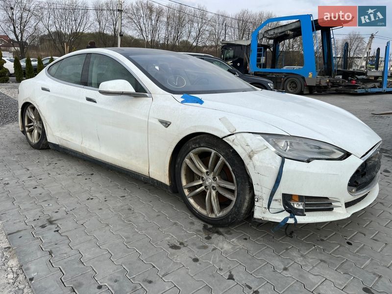 Лифтбек Tesla Model S 2013 в Львове фото 3 Лифтбек Tesla Model S 2013 в Львове
