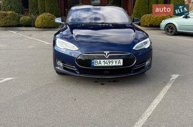 Лифтбек Tesla Model S 2015 в Александрие