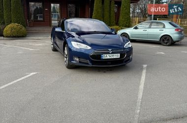 Лифтбек Tesla Model S 2015 в Александрие