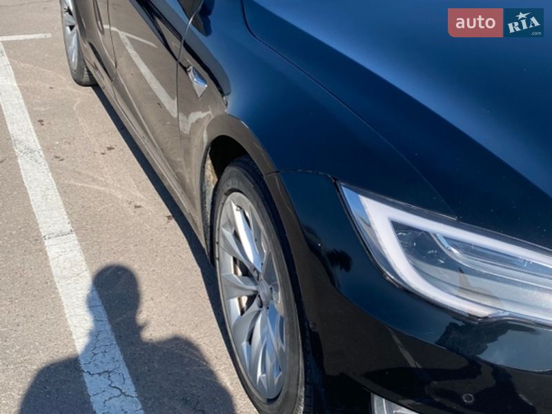 Ліфтбек Tesla Model S 2018 в Львові