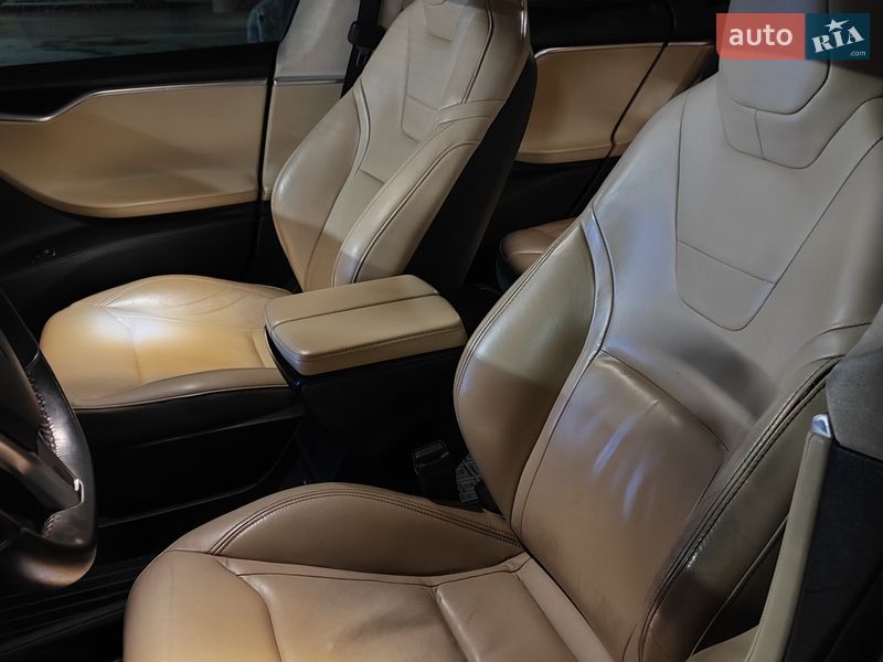 Лифтбек Tesla Model S 2015 в Львове фото 26 Лифтбек Tesla Model S 2015 в Львове