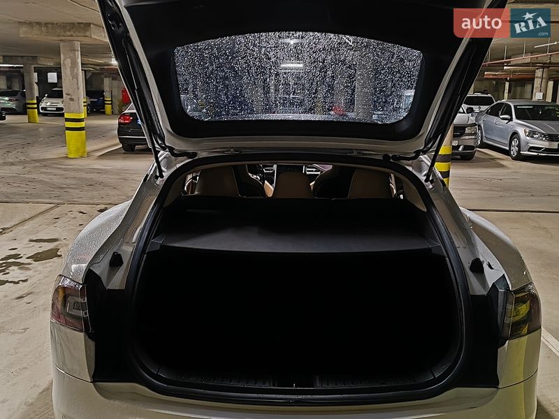 Лифтбек Tesla Model S 2015 в Львове фото 11 Лифтбек Tesla Model S 2015 в Львове