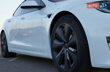Лифтбек Tesla Model S 2023 в Киеве