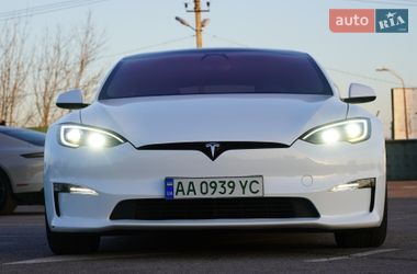 Лифтбек Tesla Model S 2023 в Киеве