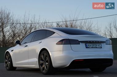 Лифтбек Tesla Model S 2023 в Киеве