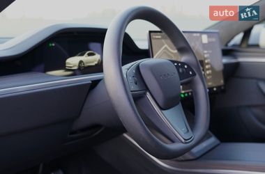 Лифтбек Tesla Model S 2023 в Киеве