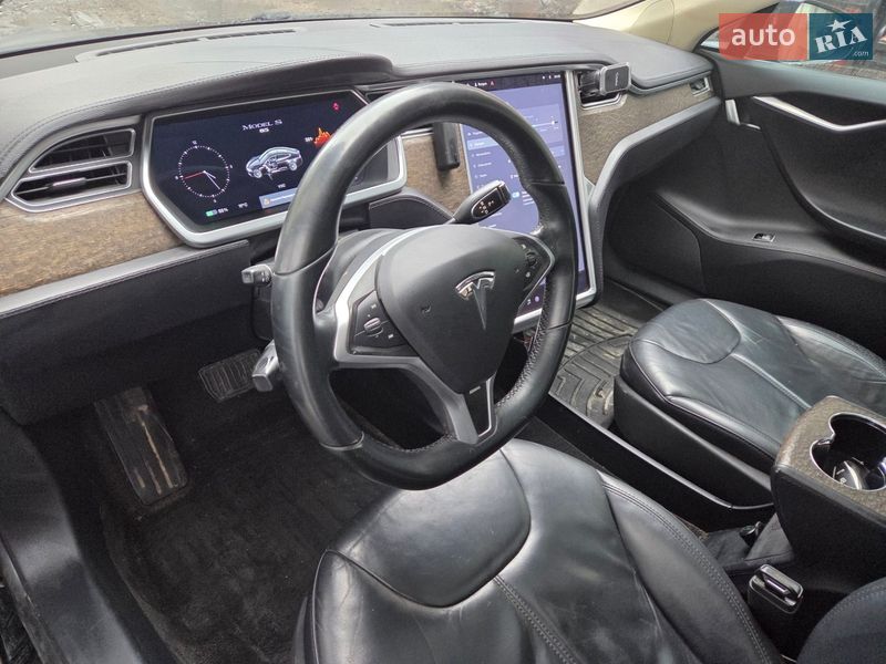 Ліфтбек Tesla Model S 2013 в Одесі фото 16 Ліфтбек Tesla Model S 2013 в Одесі