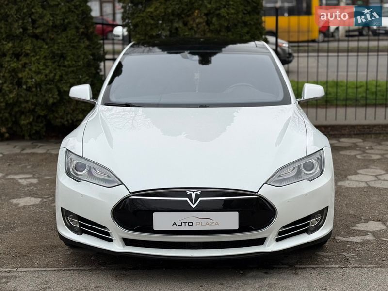 Лифтбек Tesla Model S 2015 в Одессе
