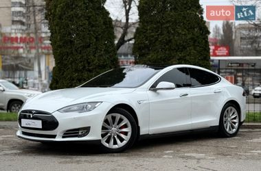 Лифтбек Tesla Model S 2015 в Одессе
