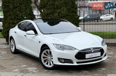 Лифтбек Tesla Model S 2015 в Одессе