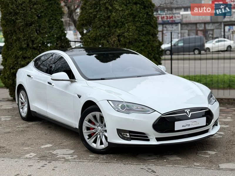 Лифтбек Tesla Model S 2015 в Одессе