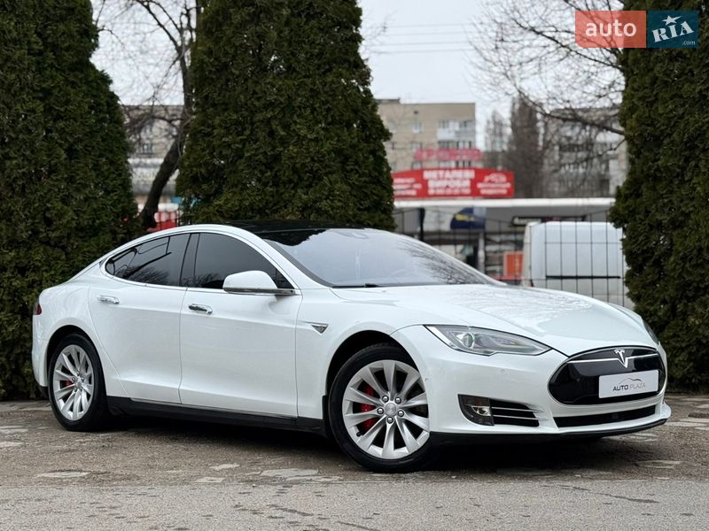 Лифтбек Tesla Model S 2015 в Одессе