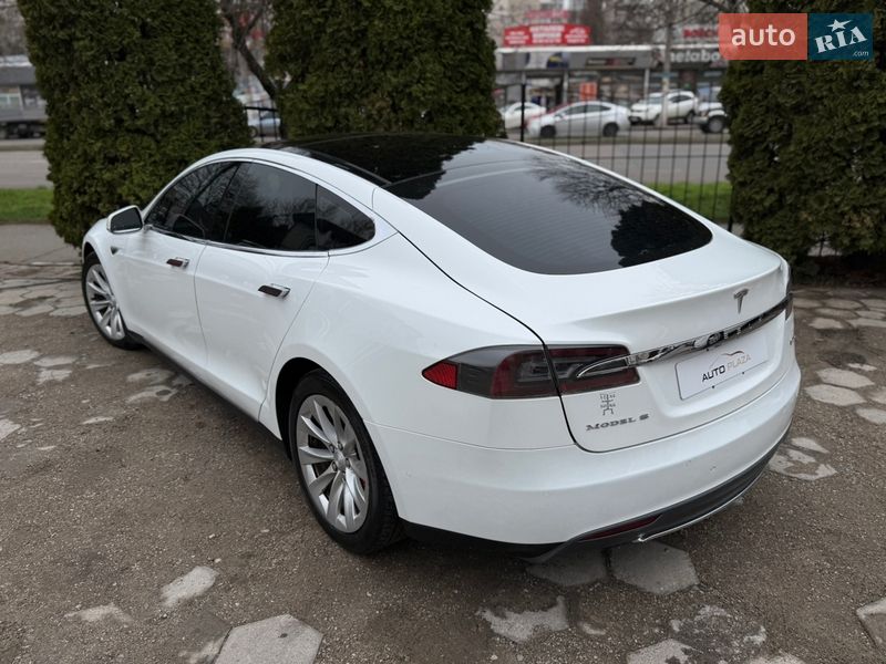 Лифтбек Tesla Model S 2015 в Одессе