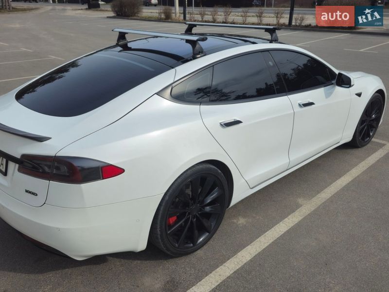Лифтбек Tesla Model S 2017 в Украинке
