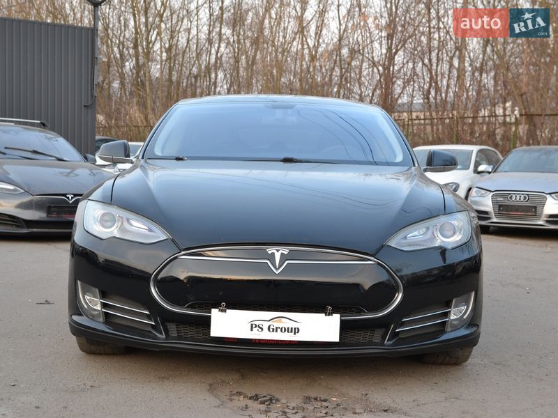 Ліфтбек Tesla Model S 2013 в Луцьку