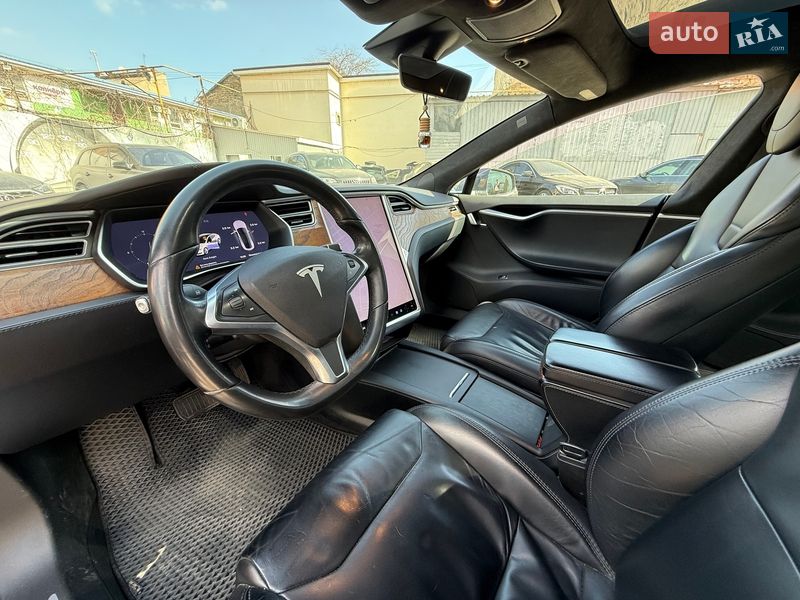 Лифтбек Tesla Model S 2017 в Одессе