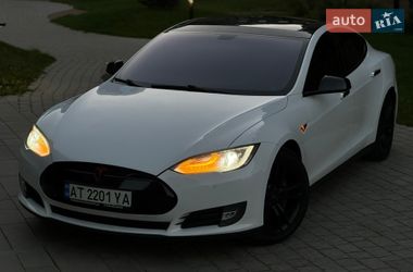 Ліфтбек Tesla Model S 2013 в Івано-Франківську