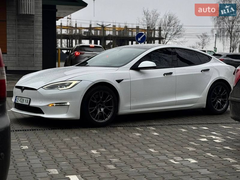 Лифтбек Tesla Model S 2022 в Черновцах