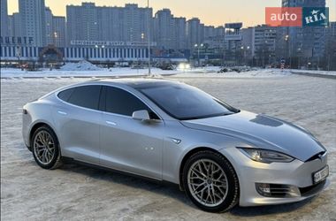 Ліфтбек Tesla Model S 2014 в Києві