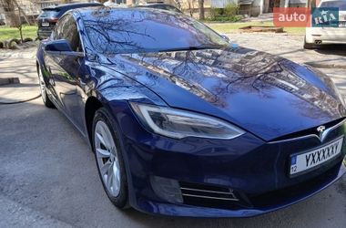 Ліфтбек Tesla Model S 2017 в Кропивницькому