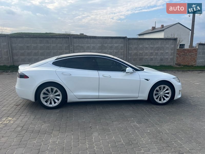 Ліфтбек Tesla Model S 2019 в Первомайську