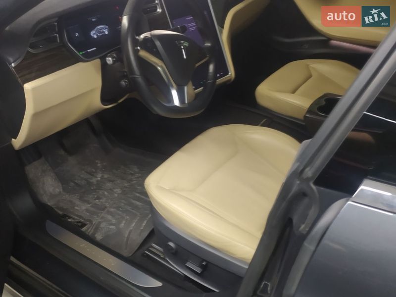 Ліфтбек Tesla Model S 2016 в Чернівцях фото 33 Ліфтбек Tesla Model S 2016 в Чернівцях