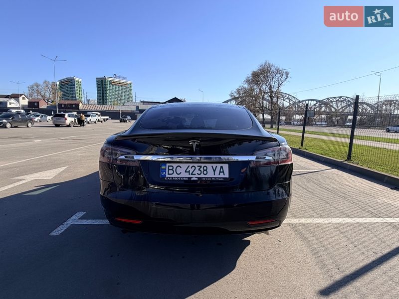 Лифтбек Tesla Model S 2019 в Киеве
