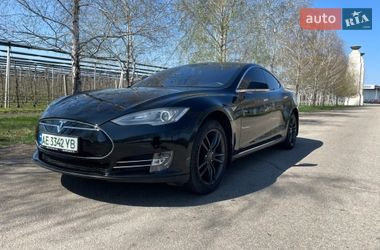 Лифтбек Tesla Model S 2014 в Днепре