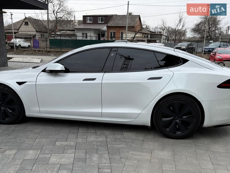 Лифтбек Tesla Model S 2022 в Виннице