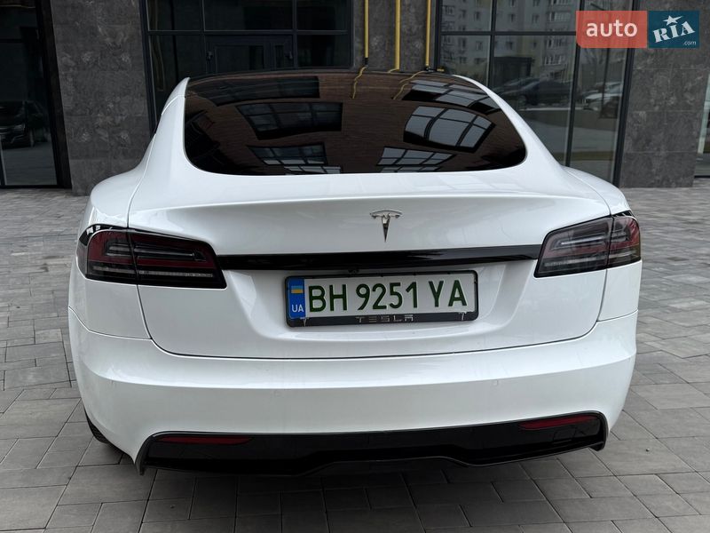 Лифтбек Tesla Model S 2022 в Виннице