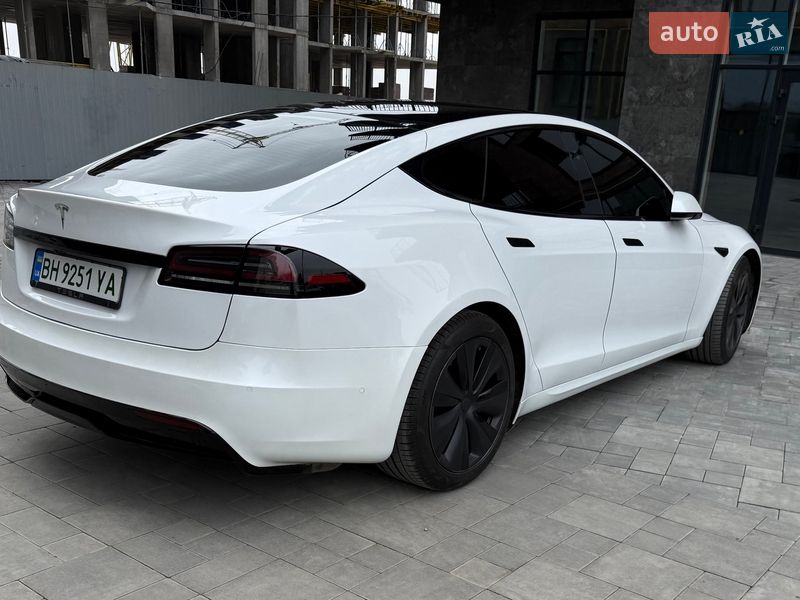 Лифтбек Tesla Model S 2022 в Виннице