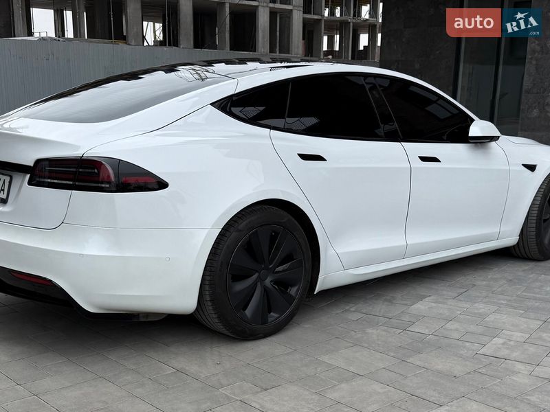 Лифтбек Tesla Model S 2022 в Виннице
