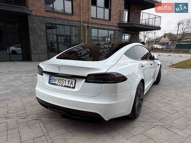 Лифтбек Tesla Model S 2022 в Виннице