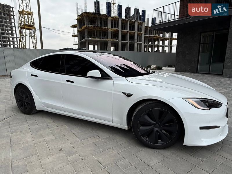 Лифтбек Tesla Model S 2022 в Виннице