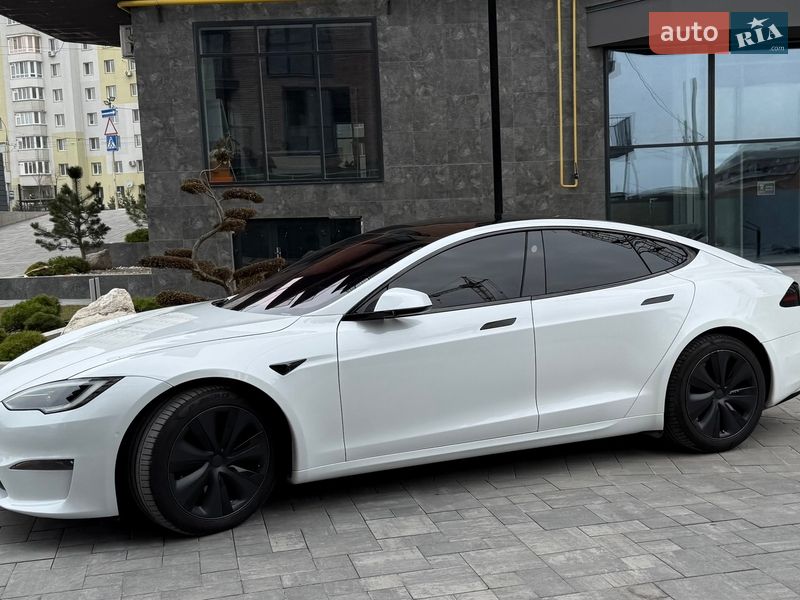 Лифтбек Tesla Model S 2022 в Виннице