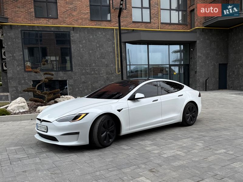 Лифтбек Tesla Model S 2022 в Виннице