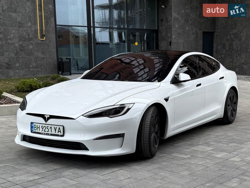 Лифтбек Tesla Model S 2022 в Виннице