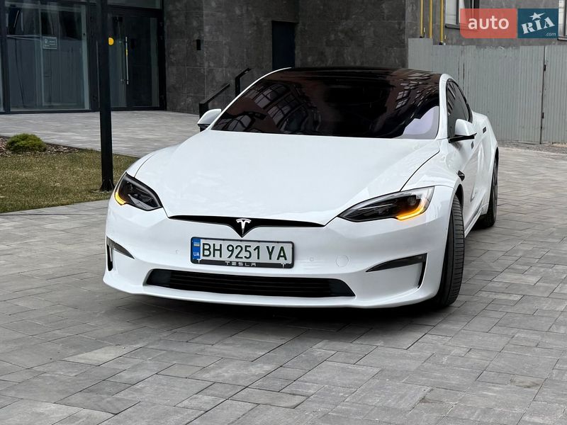 Лифтбек Tesla Model S 2022 в Виннице