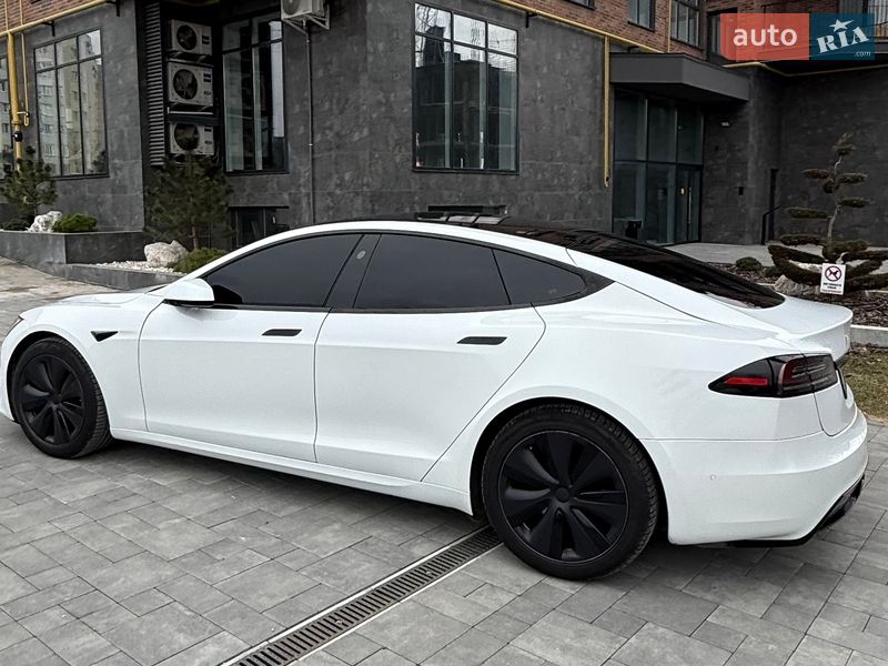 Лифтбек Tesla Model S 2022 в Виннице